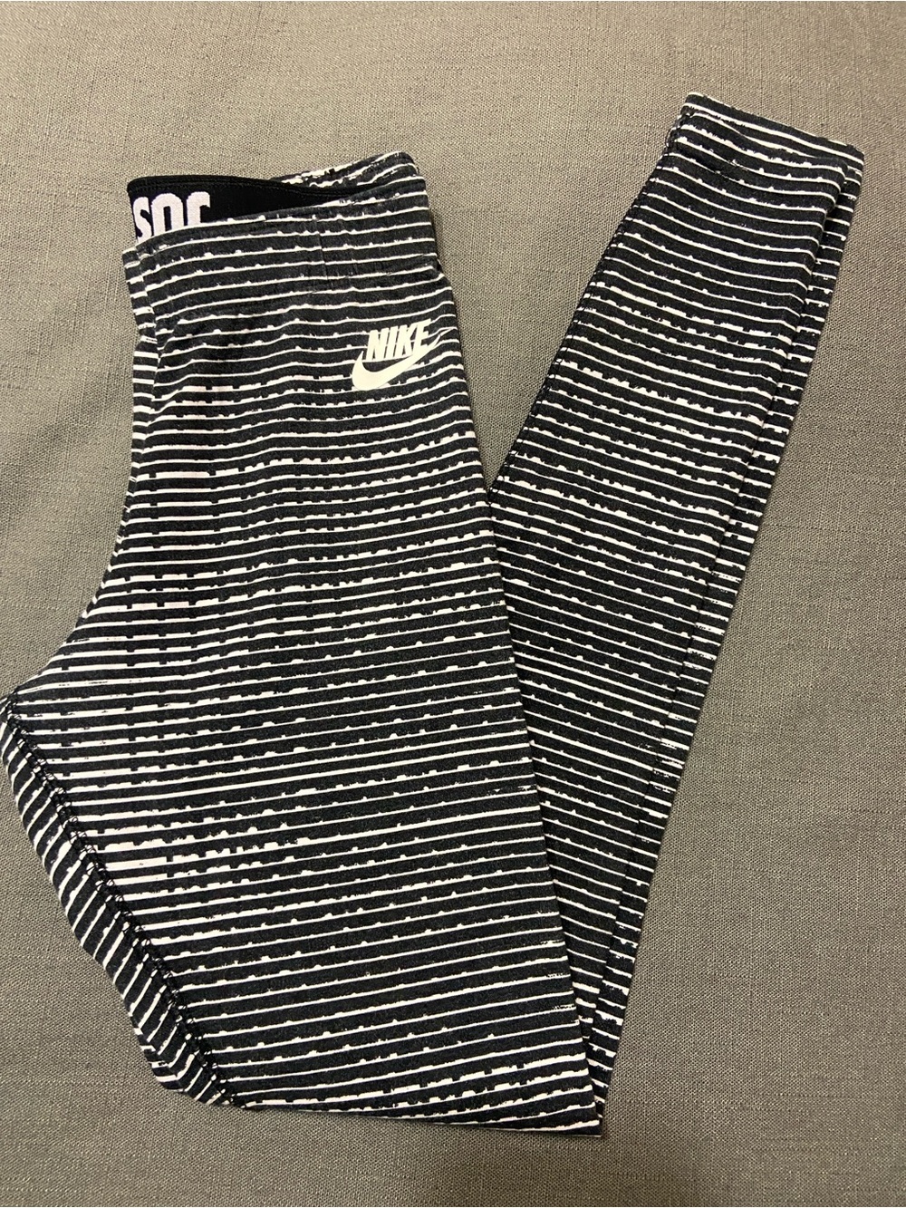 Nike sz XS black and white leggings